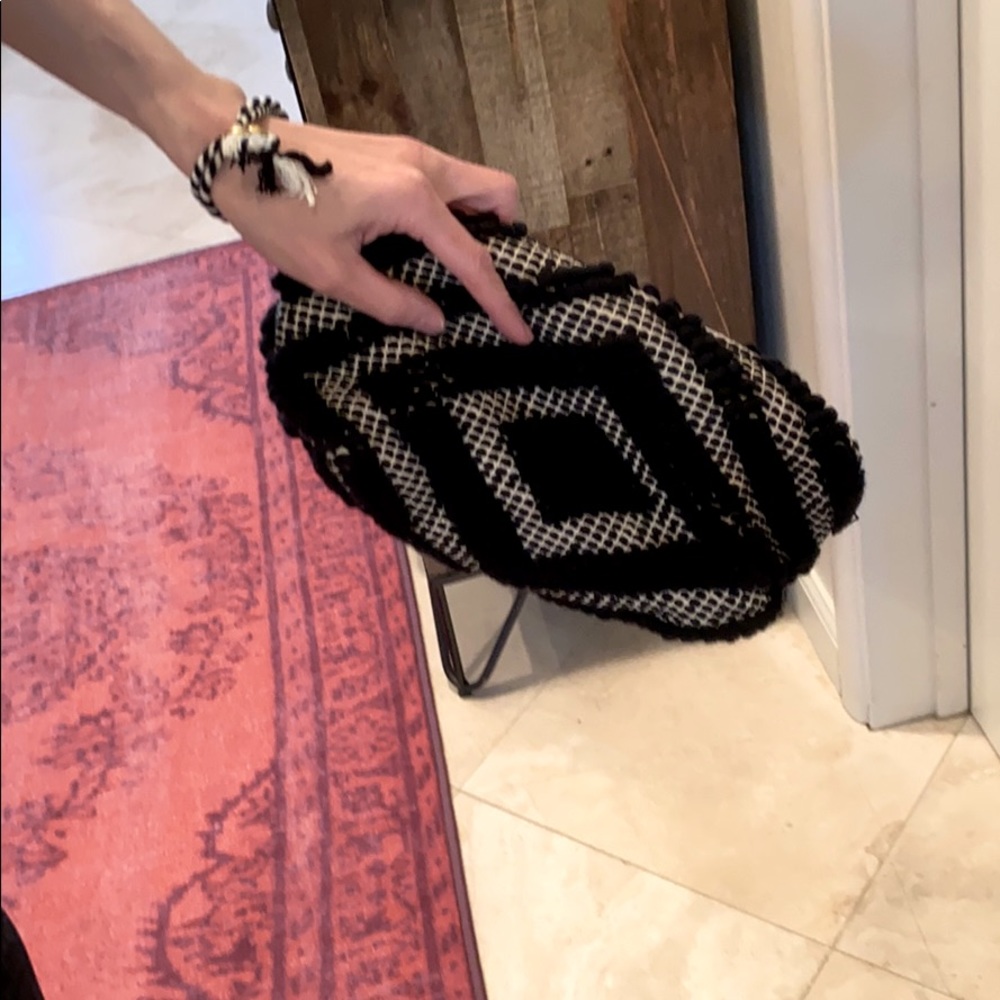NWOT love stitch wristlet purse - Picture 6 of 8
